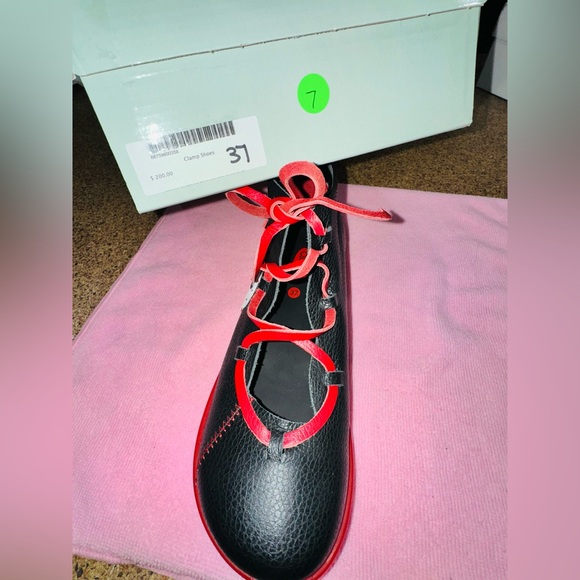 AUTHENTIC CLAMP SUEDE LEATHER Black and Red Lace-Up Shoes

SIZE 37 - Picture 11 of 11